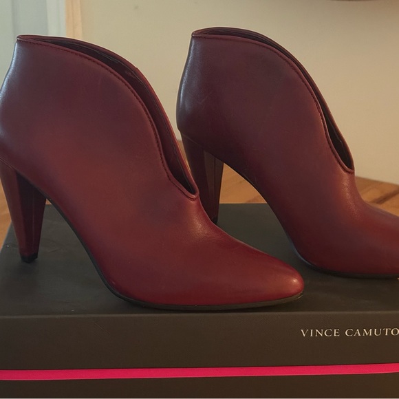 NEW Vince Camuto Brown Ankle Boots - Picture 10 of 11